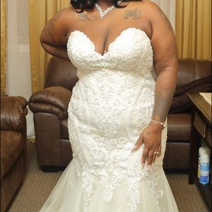 I am selling my Maggie Sottero Quincy dress.